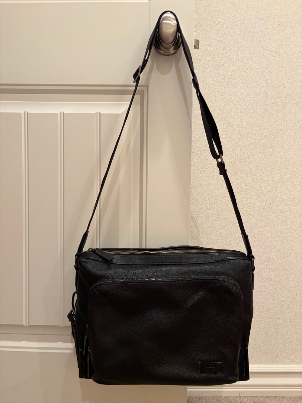 Tumi Black Leather Laptop Briefcase shoulder bag